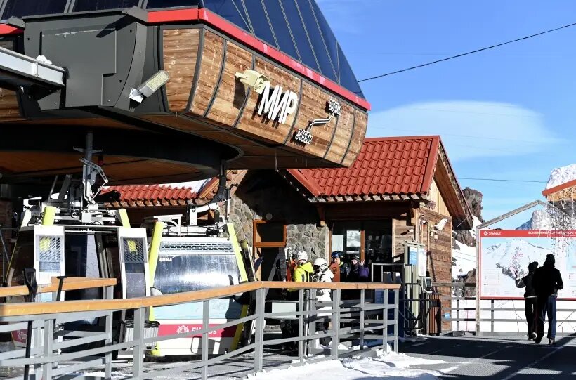     Горнолыжный курорт Эльбрус в Кабардино-Балкарии. © РИА Новости. Сергей Пивоваров