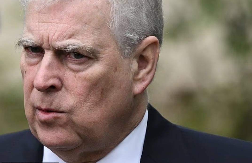 Эндрю Маунтбеттен Виндзор получит шестизначную сумму и ежегодную стипендию, чтобы избежать лишних трат, поскольку он начинает новую жизнь простолюдина, сообщает The Guardian.