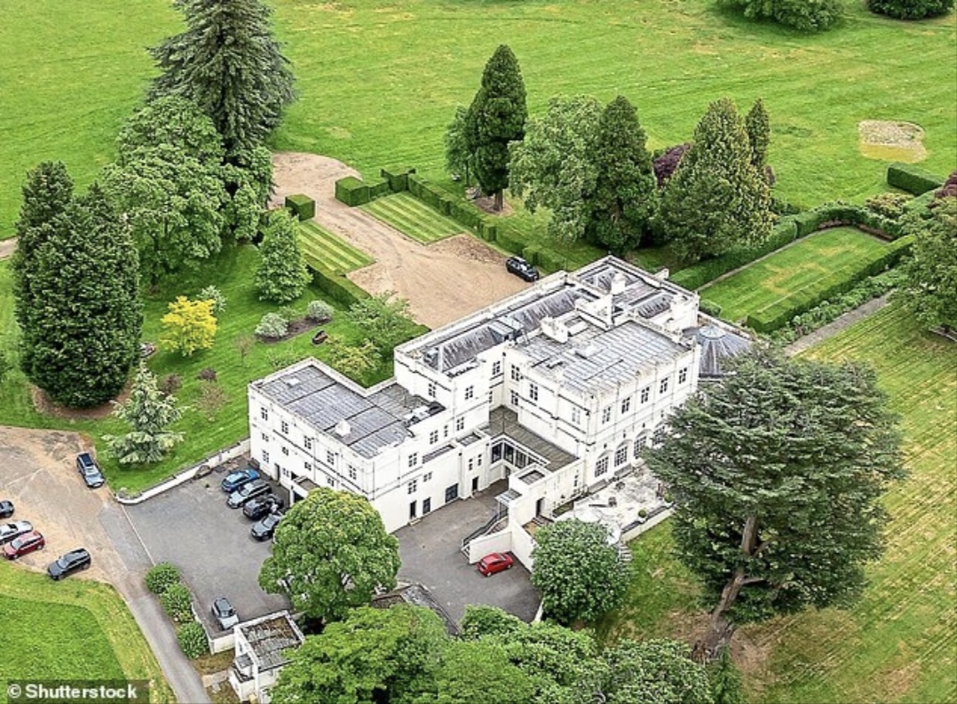 Королевская ложа в Виндзорском парке, бывшая резиденция Эндрю. Теперь он переедет в частную резиденцию в монаршем поместье Сандрингем.