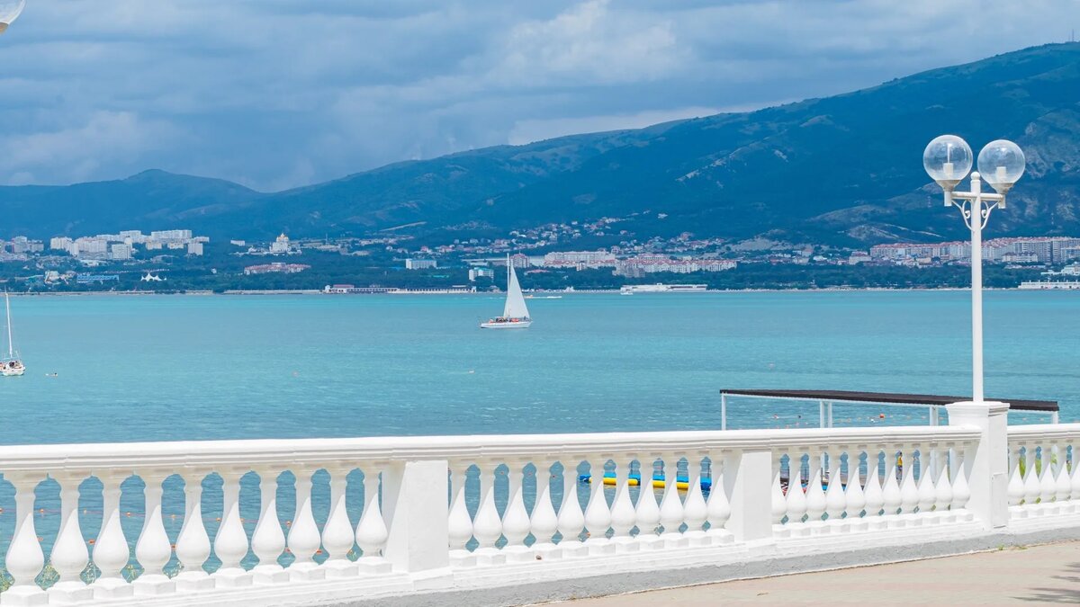 Набережная 