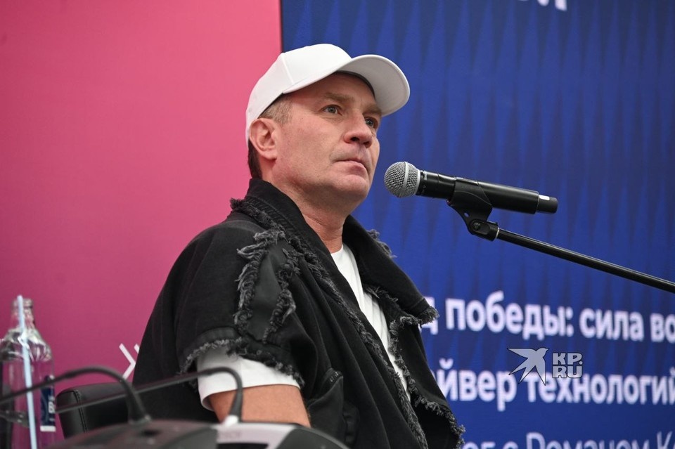    По словам Романа Костомарова, в его карьере было много трудностей Ольга ЮШКОВА