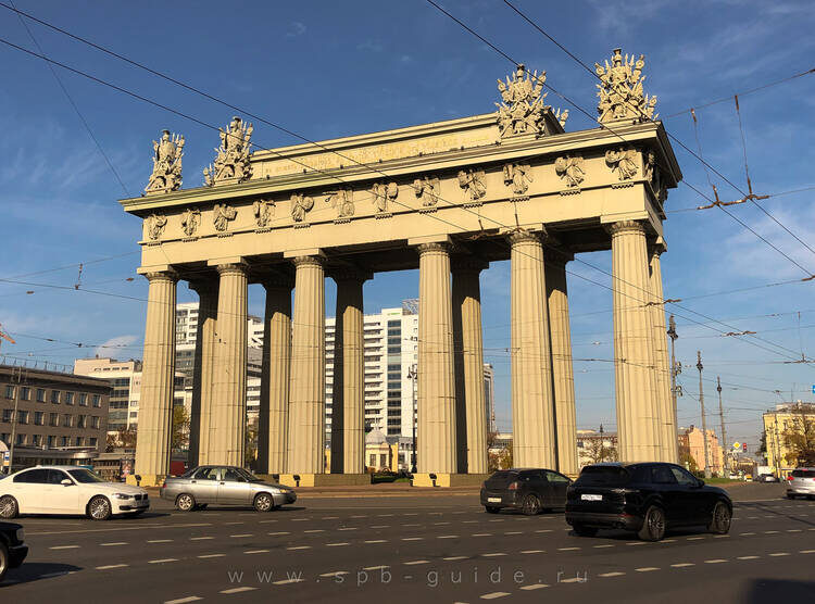Источник: https://www.spb-guide.ru/moskovskij-rajon-sankt-peterburga-dostoprimechatelnosti.htm