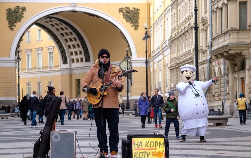 Источник: https://sanktpeterburg.bezformata.com/listnews/ulichnie-muzikanti-peterburga-vishli/66219030/