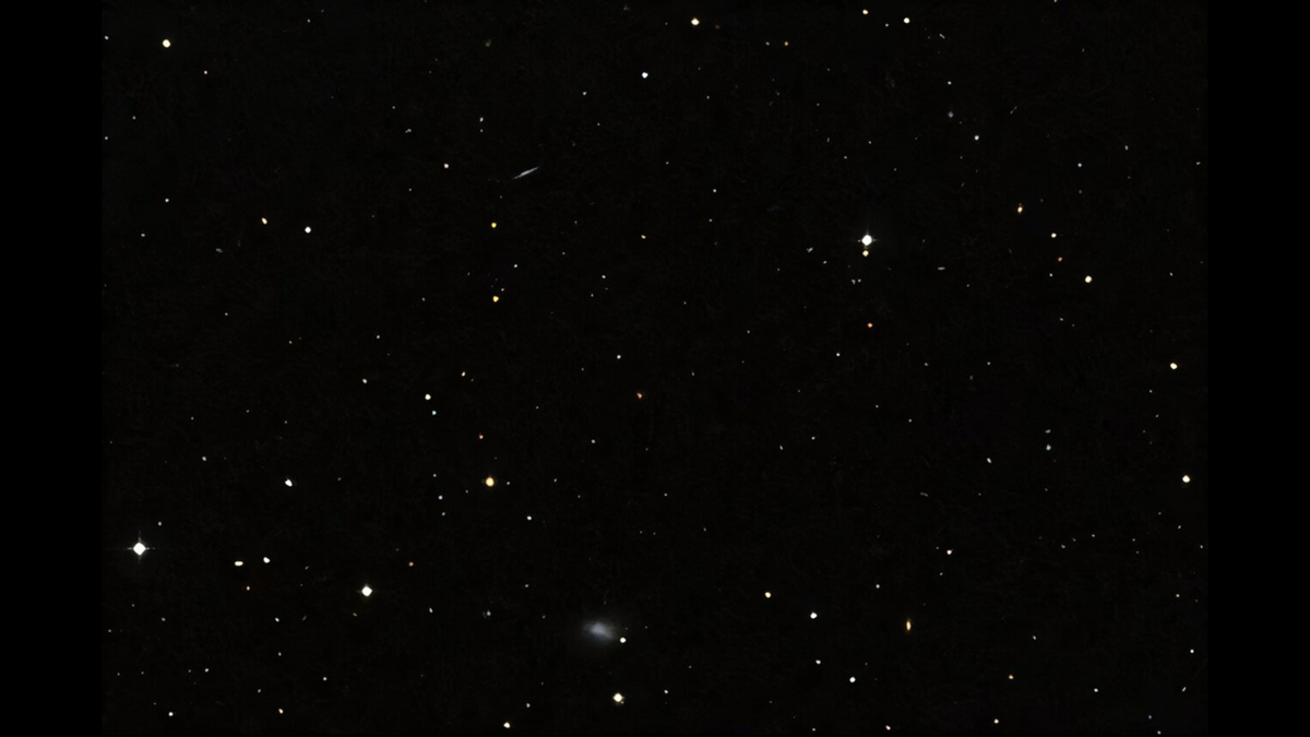     Фото: SIMBAD, DSS Segue 1 — карликовая сфероидальная галактика или шаровое скопление в созвездии Льва