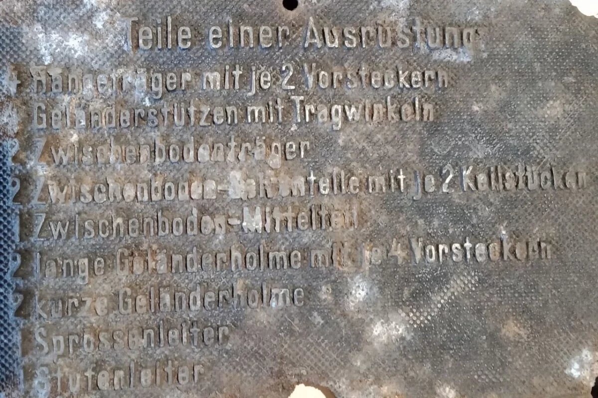    Немецкую табличку времен Великой Отечественной войны нашел в лесу идричанин