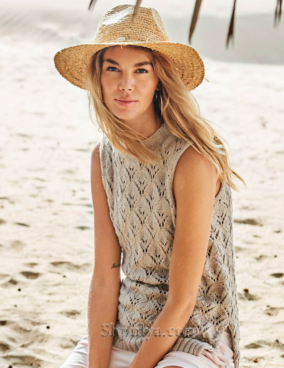 Топ с боковыми разрезами и ажурным узором