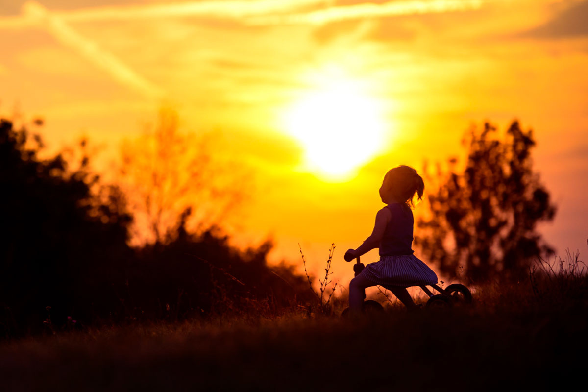 Дети видят мир иначе: дерево может говорить, у ветра есть настроение, у реки — свои мысли