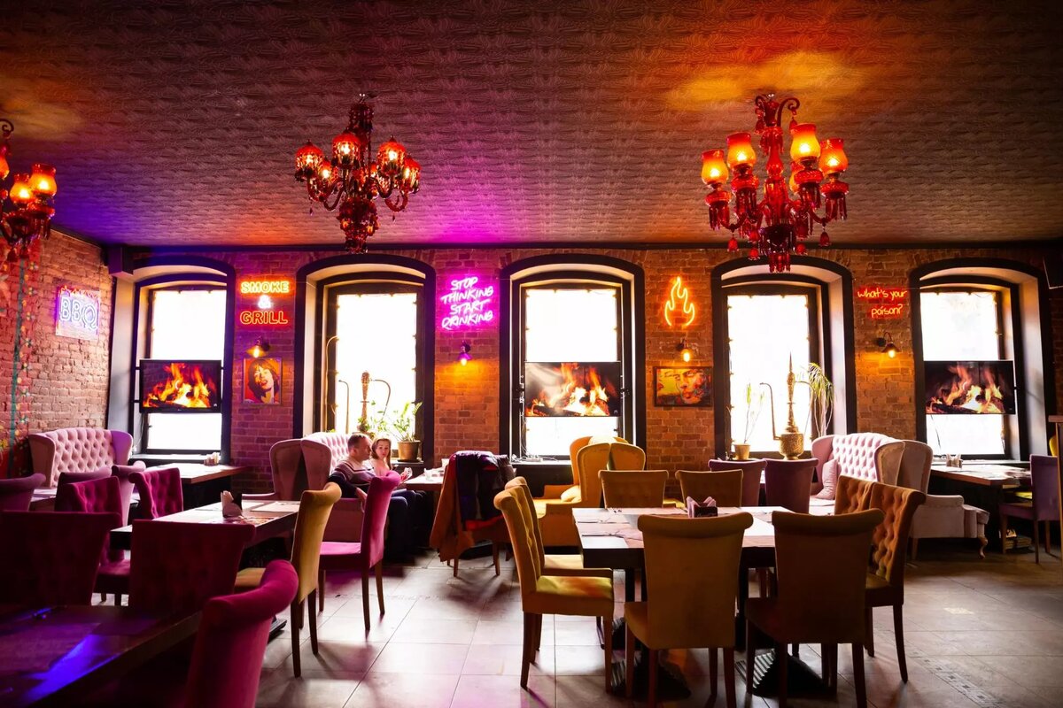 Источник: https://www.gdebar.ru/spb/articles/prikolnye-kafe-dlya-molodezhi-a16854