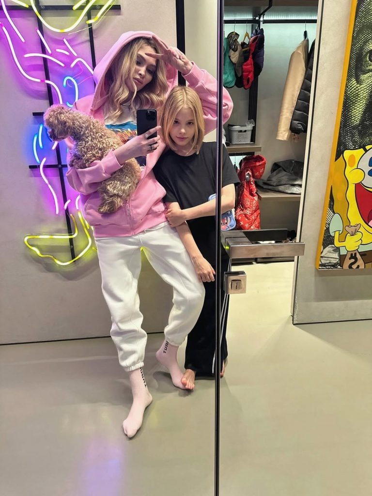 Листайте вправо, чтобы увидеть больше изображений