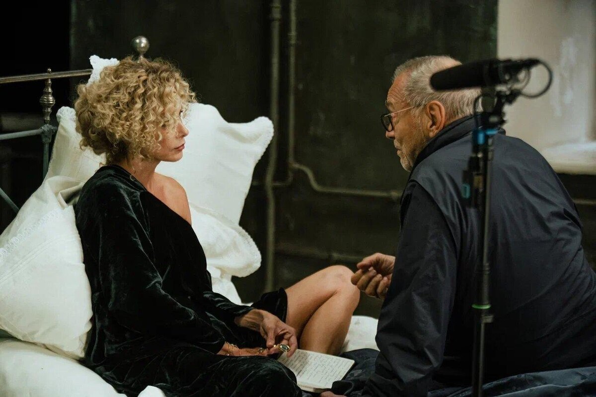 Режиссёр Кончаловский ставит задачу исполнительнице главной роли. Фото Яндекс.Картинки. 