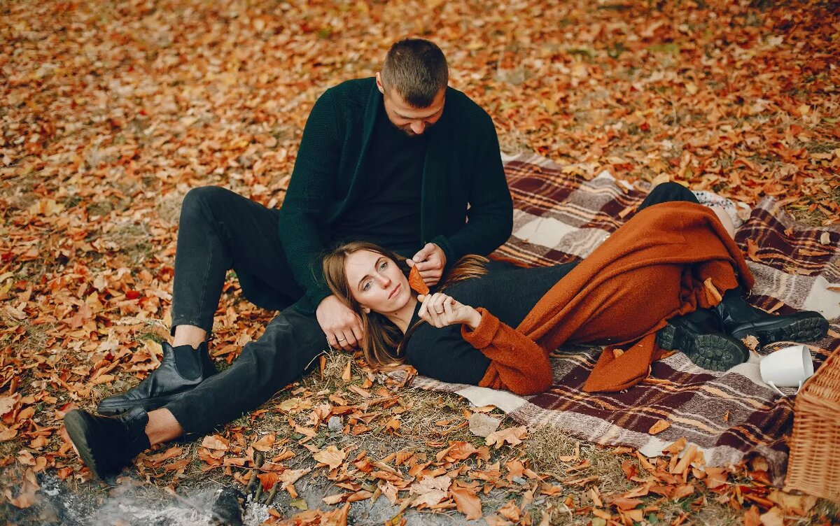    Одинокая открытка на столе, пустой холодильник, инопланетяне: истории о странных расставаниях с возлюбленными