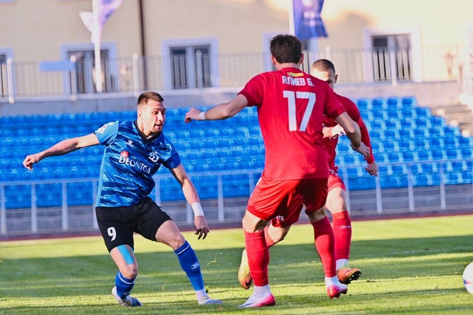    Никто не хотел уступать. Фото: fcsevastopol.ru