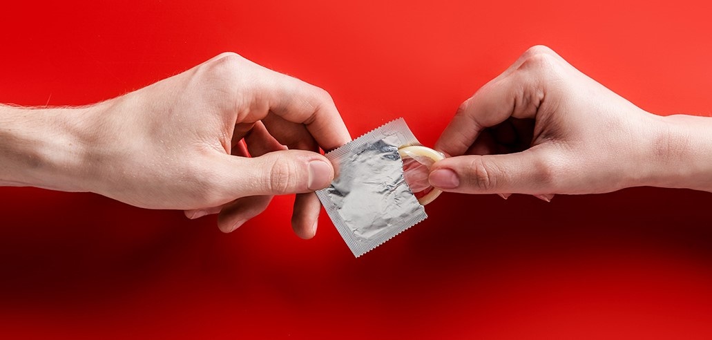    Врачи предупреждают: двойной презерватив не спасёт, а навредит. Источник изображения: mdc51.ru