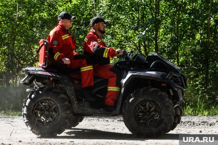     За месяц поисков Усольцевых было задействовано около 1,5 тысяч спасателей с применением авиации, дронов и квадроциклов