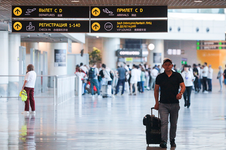    С авиабилетами ситуация не намного лучше. На популярных агрегаторах стоимость перелета из Москвы в Казань завтра начинается от 13 тыс. рублей, причем билетов по такой цене осталось немного.   
Фото: «БИЗНЕС Online»