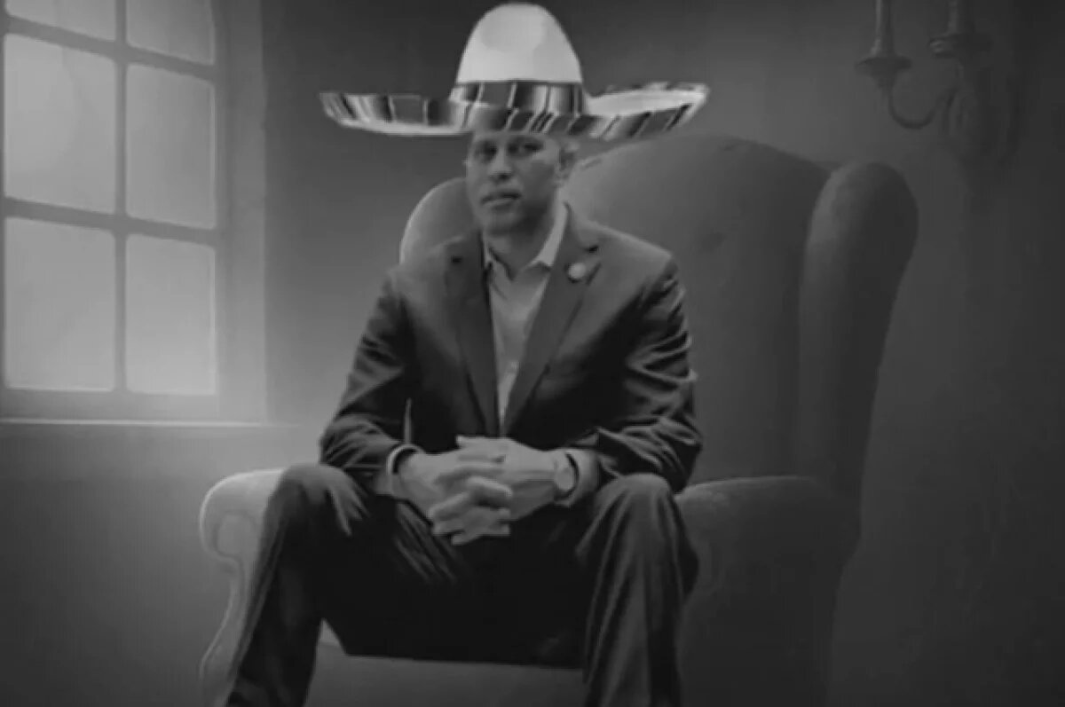    Белый дом поздравил Джеффриса с Хэллоуином в видео с растущим сомбреро