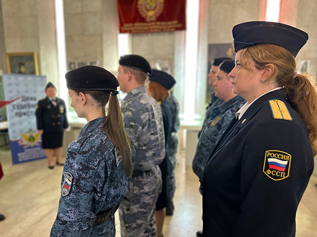 В Твери судебные приставы присягнули на верность стране и закону