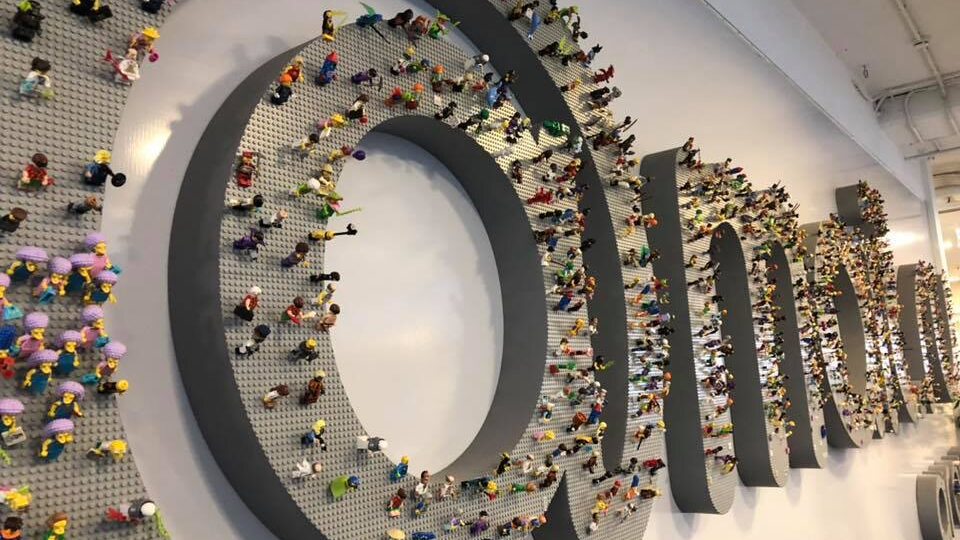 День, когда коврик в лифте подсказал, что сегодня среда