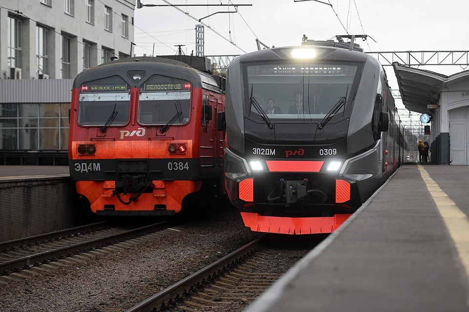    Если дело мужчины дойдет до суда, ему грозит реальный срок до 3 лет колонии и запрет работать машинистом Алексей БУЛАТОВ