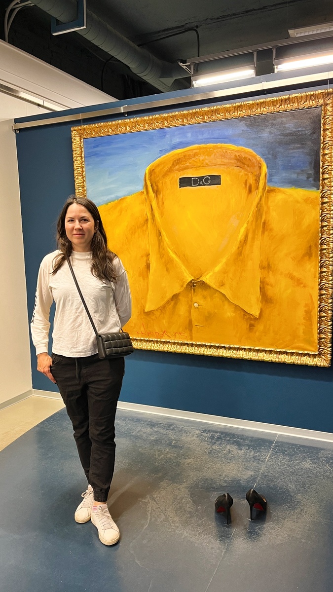 Это я и рубашка с туфлями Сергея Шнурова (кто не знал, он ещё и живописец, одна из его работ висит в Пулково)