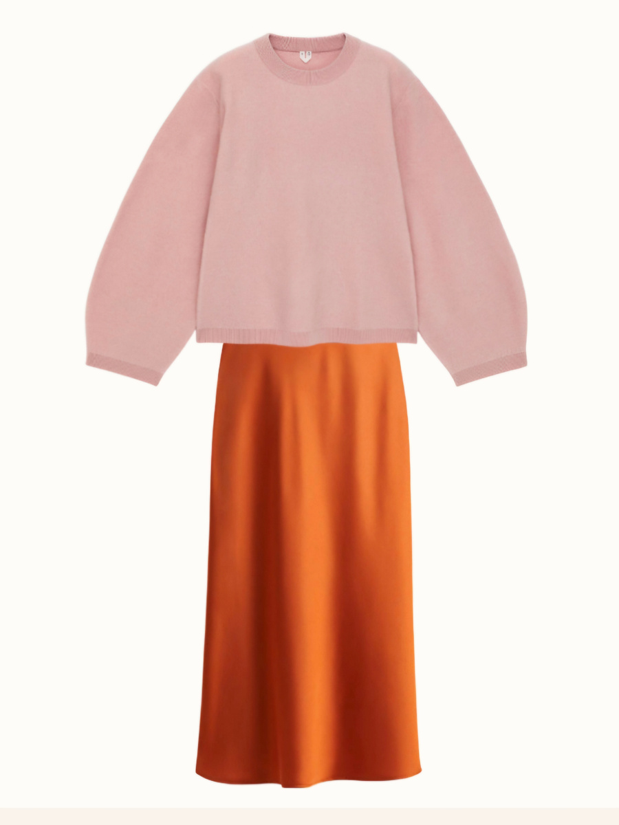 Сатиновая юбка H&M цвета "жжёный оранж"🔥🍊 и пуловер из варёной шерсти Arket спокойного розового цвета🌸