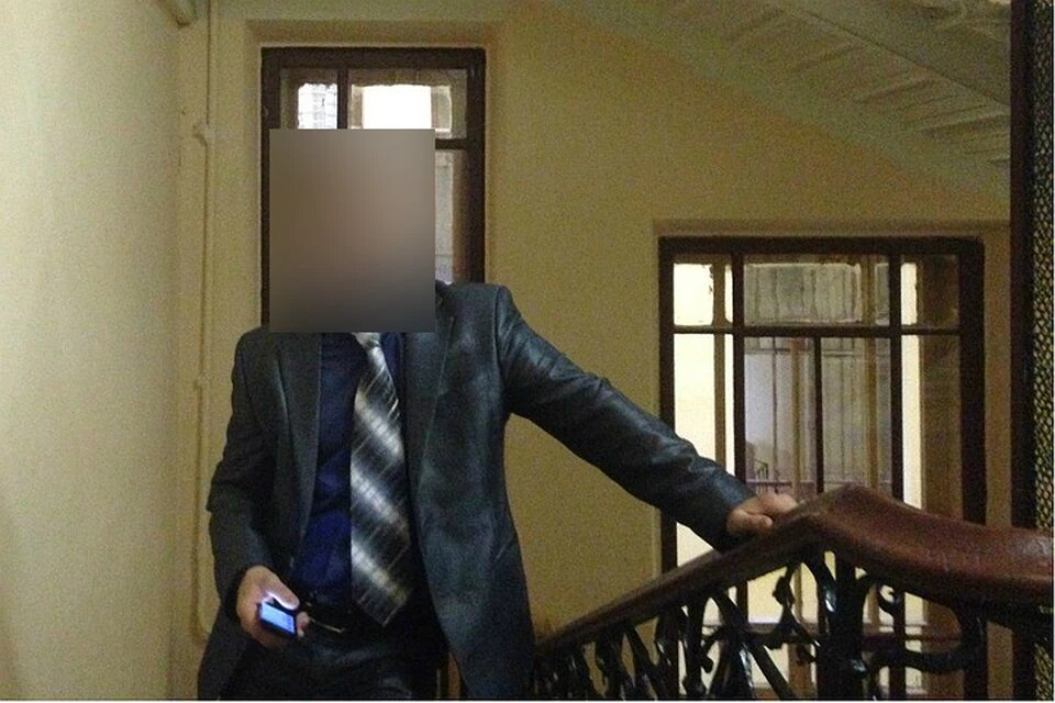 Для каждой у мужчины была своя легенда: то он представал солидным банкиром, то утонченным антикварщиком. Фото: СОЦСЕТИ.