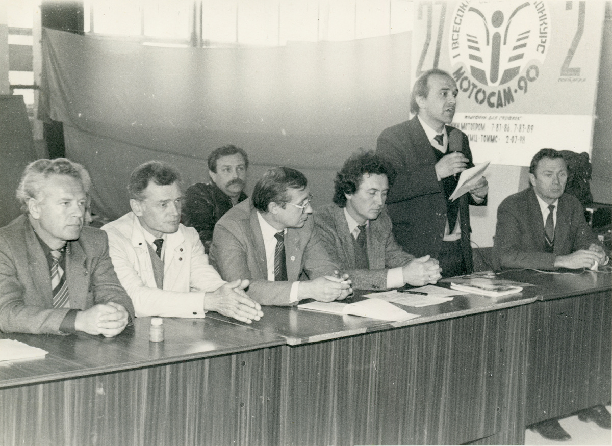 Автор всех снимков фотограф Владимир Анатольевич Лосман, печатанные фотографии из архива Евгения Мурашова