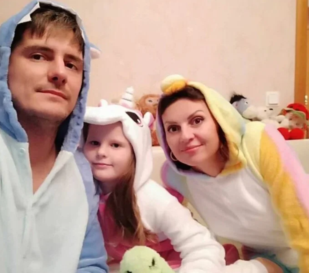 Дмитрий Паламарчук с женой и дочкой