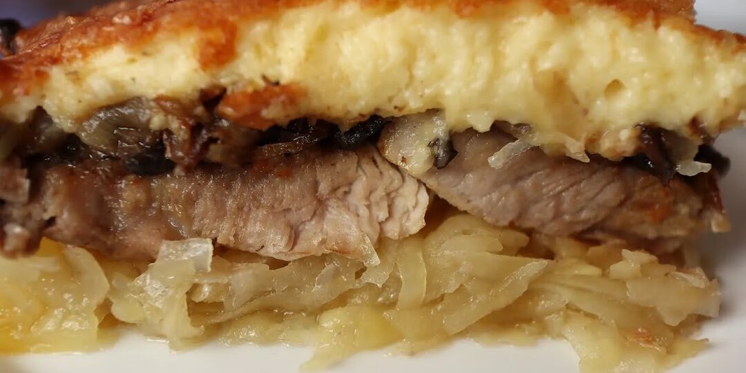 Мясо по-французски в духовке: Нежное, сочное, с хрустящей сырной корочкой. Это работает всегда