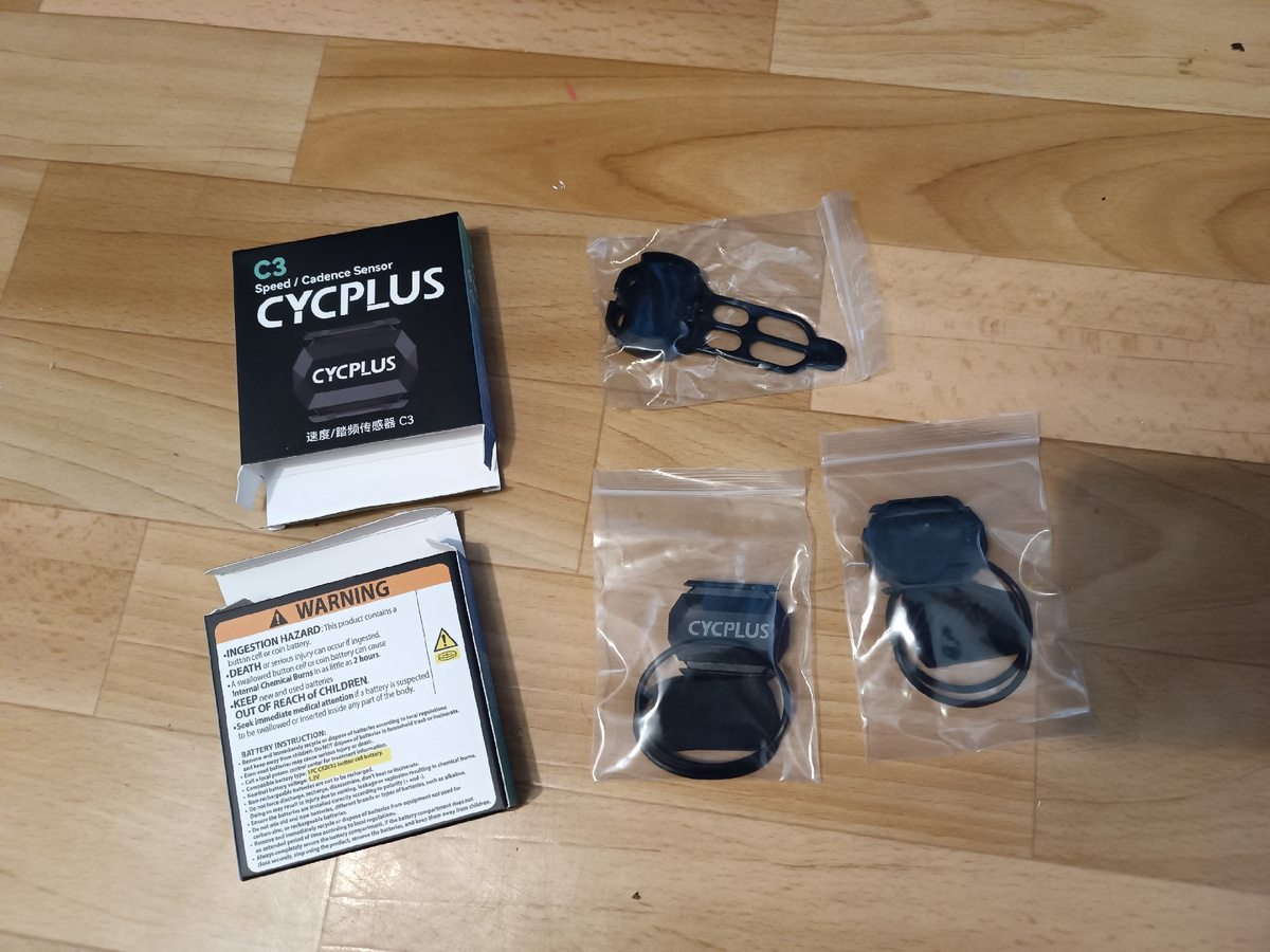 Комплект из пары датчиков CYCPLUS C3 Speed/Cadence Sensor.