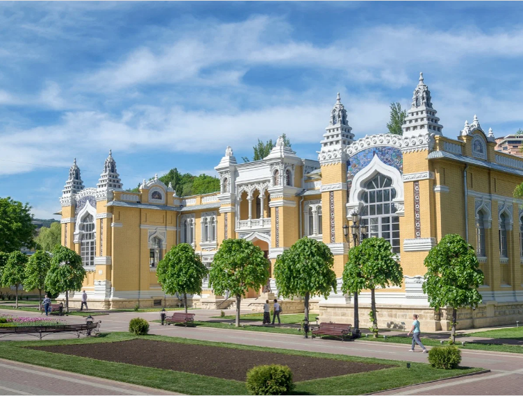Здание Главных нарзанных ванн на Курортном бульваре