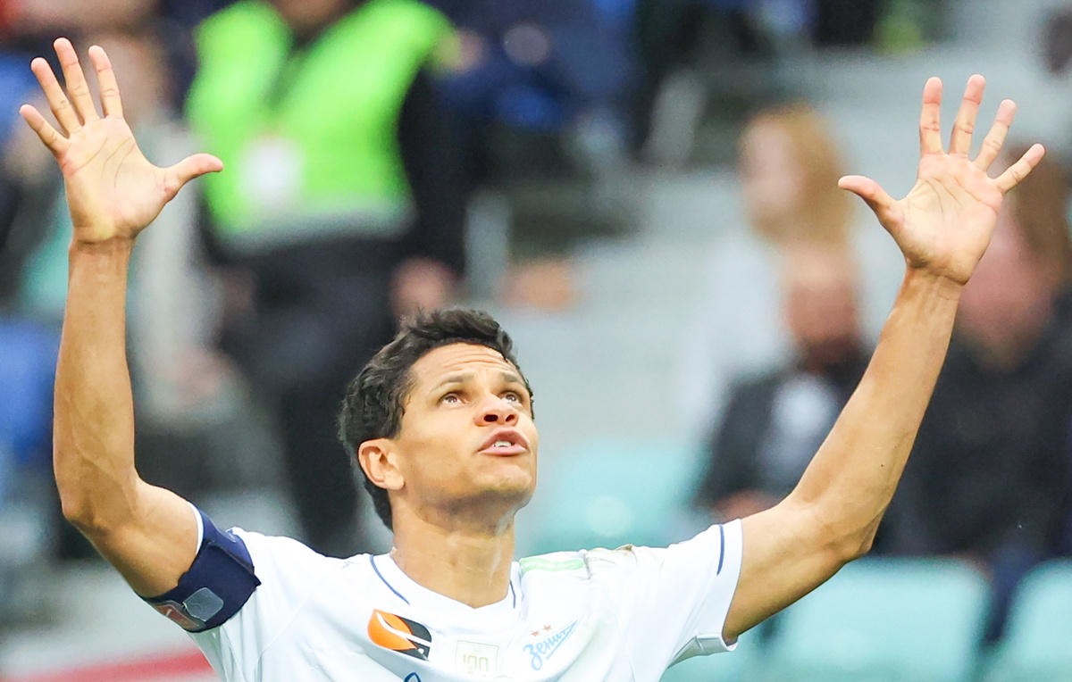    Защитник "Зенита" Дуглас Сантос  Дмитрий Феоктистов/ТАСС