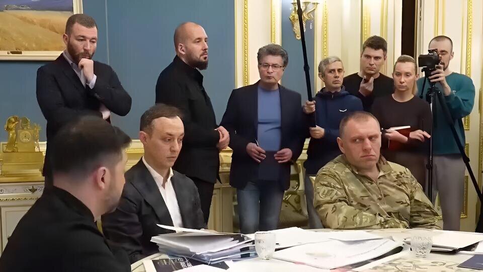     Захарова назвала "картиной салом" фото со встречи Зеленского и военных t.me/Мария Захарова