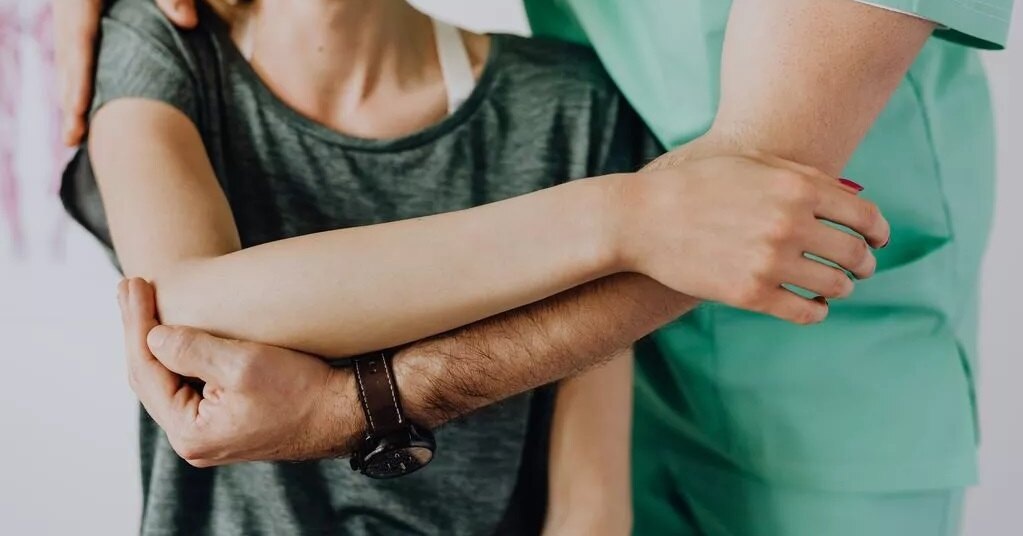 Какая связь между раком лёгких и болью в плече