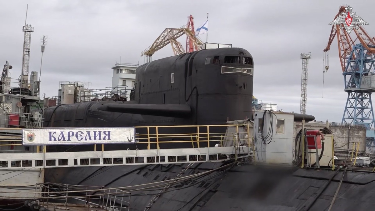 АПЛ «Карелия» в ремонте на ЦС «Звёздочка». 1 ноября 2025 г. Кадры: Минобороны.