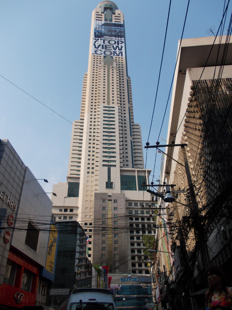 «Башня Баййок II» в высоту 304 метра, построена в 1997 году