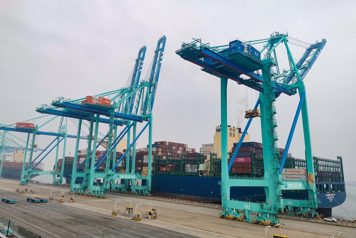    Краны в порту Тяньцзинь. / Фото: Игорь Черняк/РГ