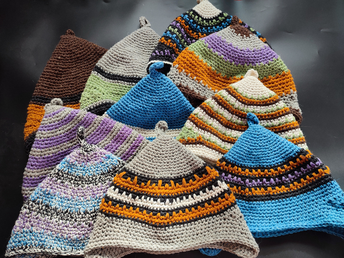 Шапки в баню, связанные за 3 дня