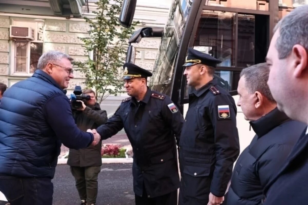    Губернатор Астраханской области передал автобус для нужд бойцов СВО