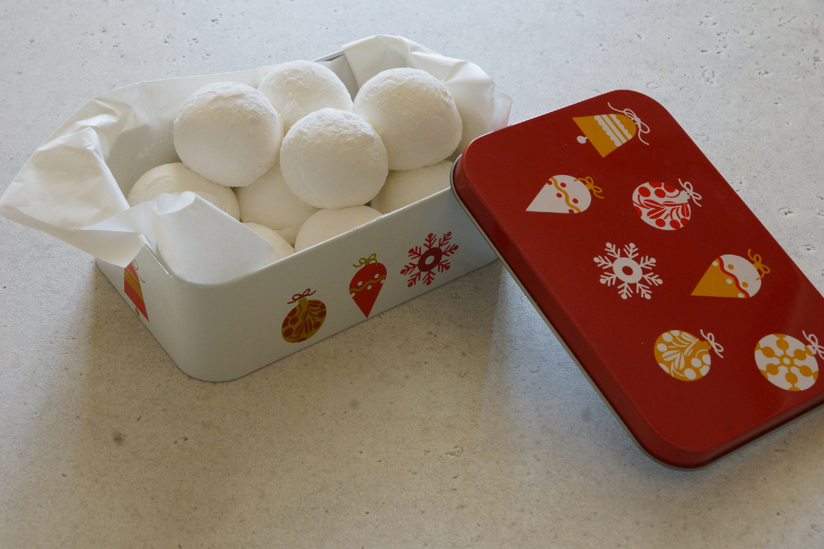 Клюква в сахаре из медового маршмеллоу и клюквенного мармелада