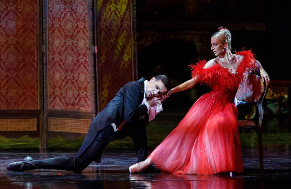 «Александр Михайлович Полубенцев ставил здесь балет «Дама с камелиями». Тогда, в 2010 году, наша питерская команда Полубенцев – Аниханов здесь состоялась»Фото: kazan-opera.ru