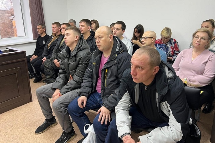 © Фото VN.ru.    
    «Суммы взяток составляли от 800 до 2000 рублей по каждому эпизоду», – сообщили в Управлении судебного департамента по Новосибирской области.📷
