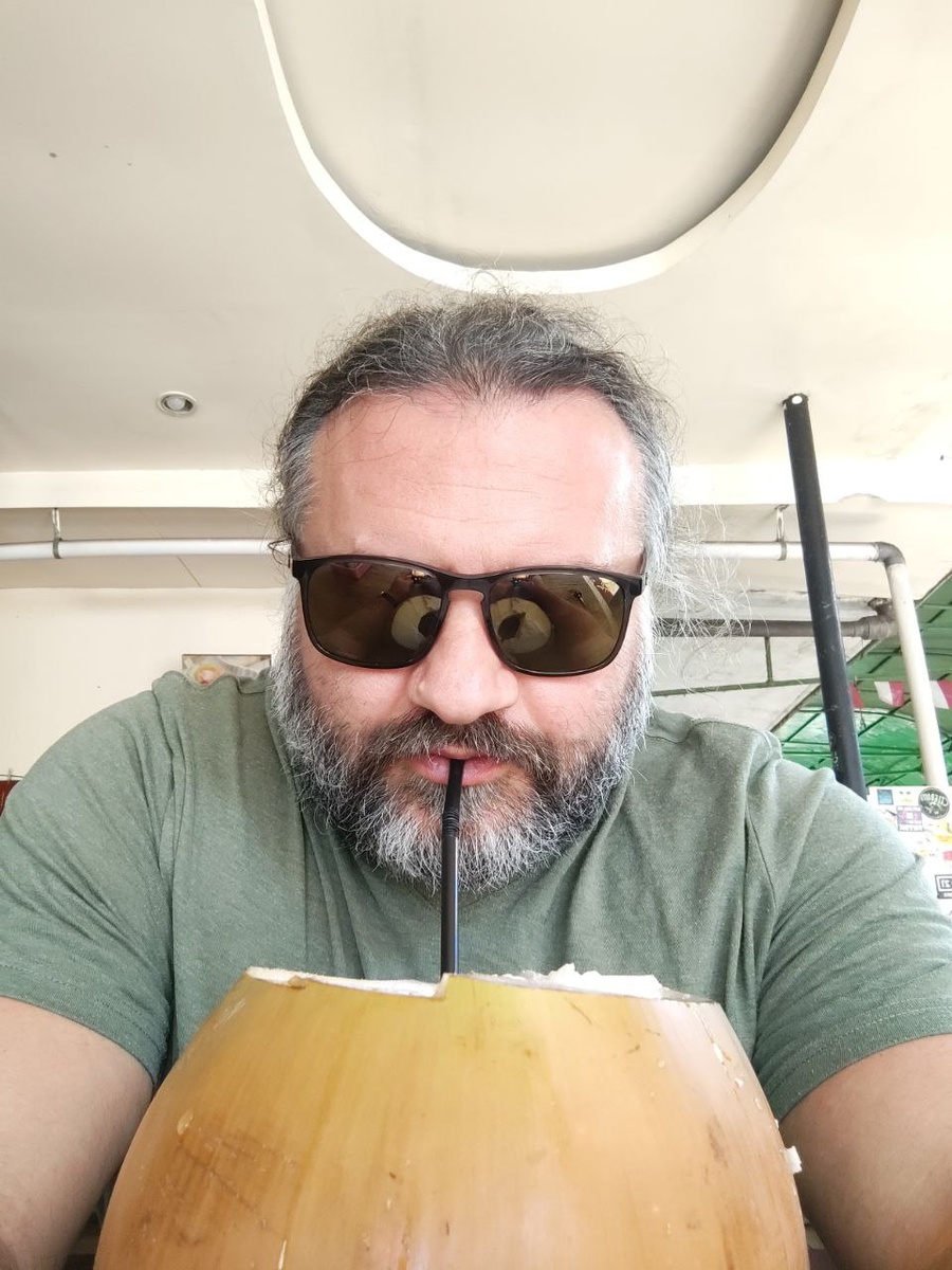 День третий идет.  