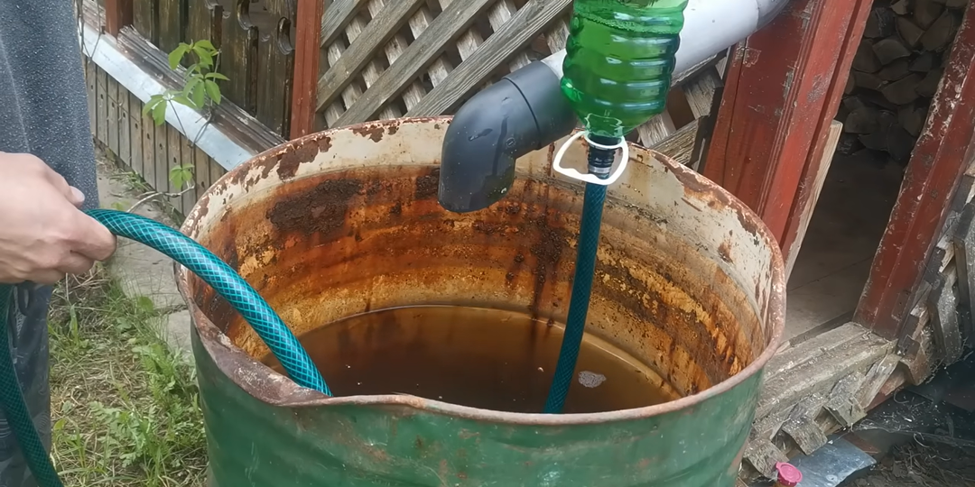 Капельный полив из бочки без насоса. Как упростить работу на огороде?