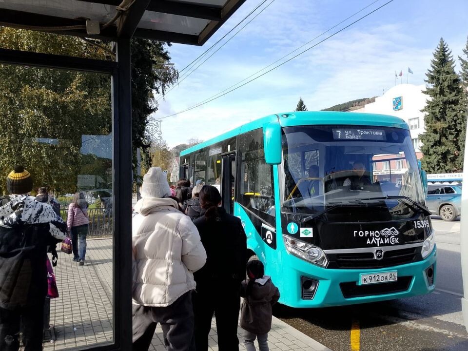    Новые автобусы в Горно-Алтайске . Источник: "Толк"