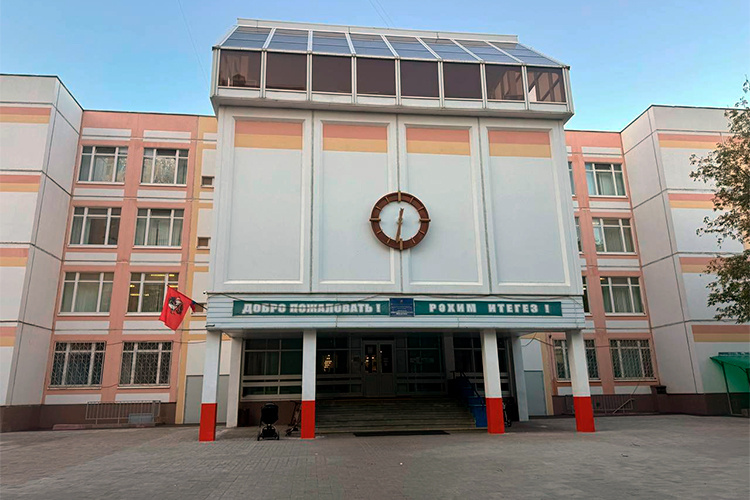    «Когда качество образования начинали измерять в процентном соотношении, наша школа всегда занимала достойное место».   
Фото: Елена Колебакина-Усманова