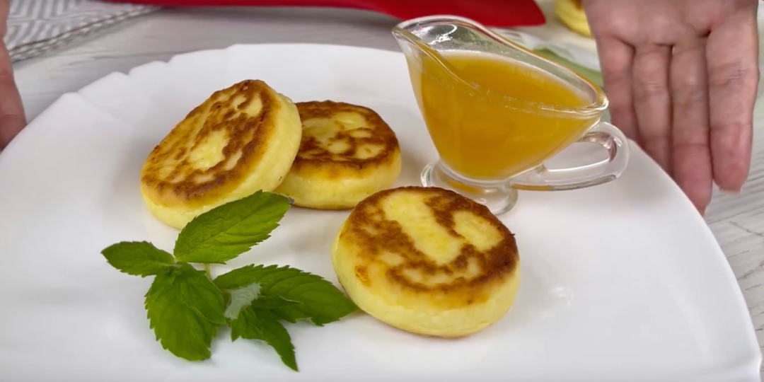 Мои "идеальные" сырники: всегда получаются нежные, прекрасно держат форму, пышные и очень вкусные (практически без муки)