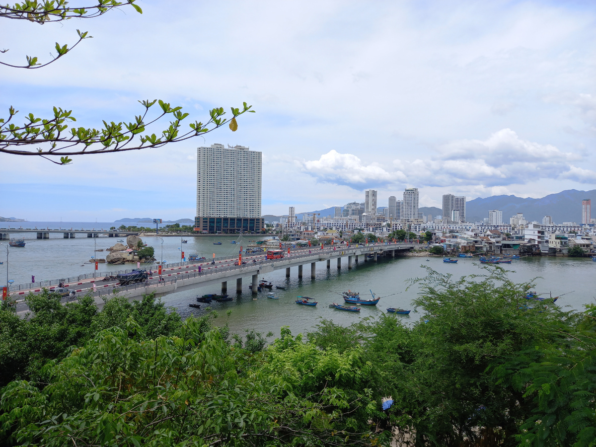 Вид на Нячанг. Вьетнам.