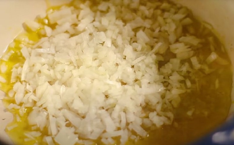 Чесночный суп-пюре: уютная осень в каждой ложке