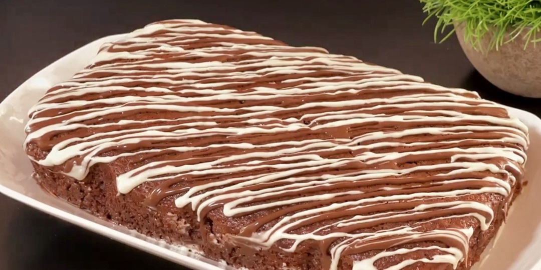 Шоколадный пирог без миксера : простой рецепт из доступных продуктов